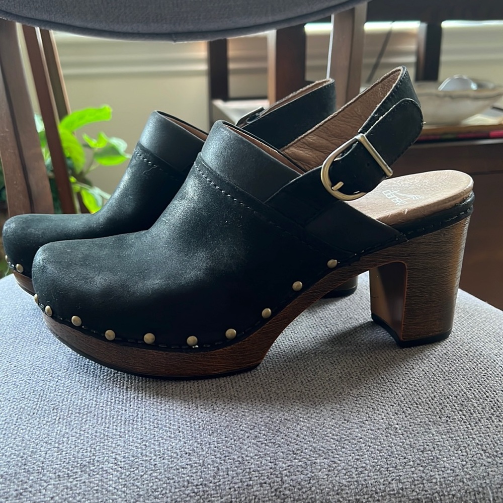 Dansko Black Clogs - Delle in nubuck leather